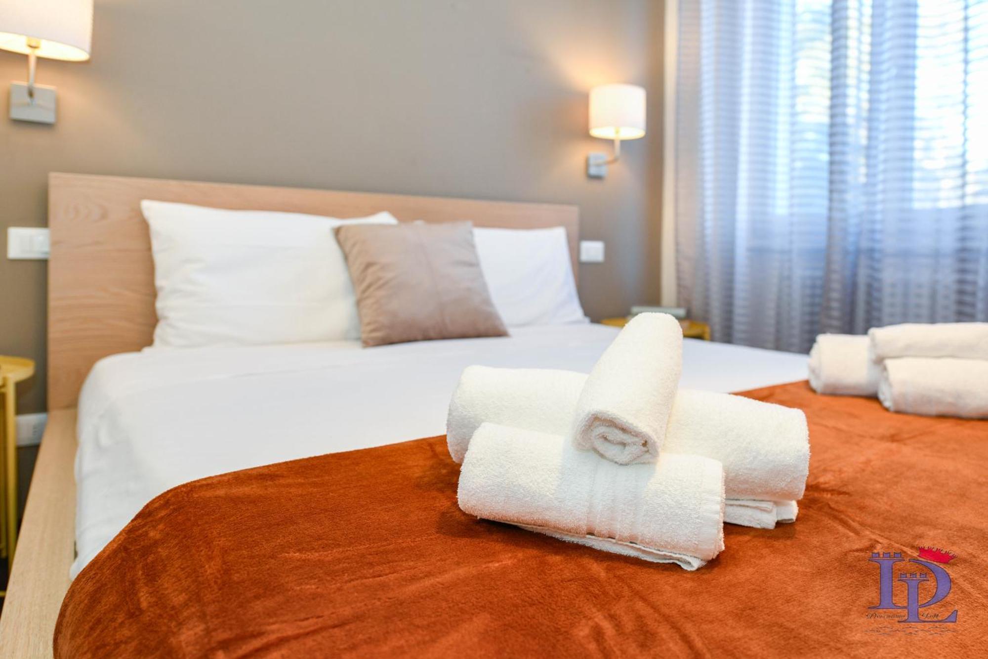 Desenzanoloft Official Partner Marriott Homes & Villas - A Casa Di Sara Family Apartment With Private Parking 代森扎诺-德尔加达 外观 照片
